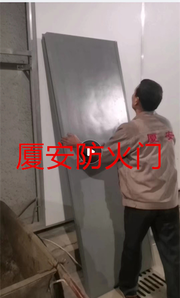 1656042215808696.jpg 木質(zhì)防火門安裝.jpg