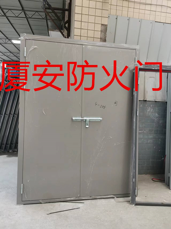 1657510665103642.jpg 甲級鋼質(zhì)槍栓鎖防火門.jpg